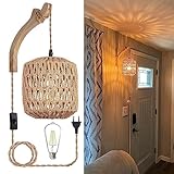 【Einfache Installation】Diese Plug-in-Wandleuchte enthält eine Installationsanleitung und alles Zubehör, das für die Installation benötigt wird. Einfach zu installieren, auch wenn Sie kein Elektriker sind, Die handgeflochtene Papierseil-Laterne wird dazu beitragen, die Glühbirnen zu schützen, sicherer während des Gebrauchs, während das Licht maximiert wird.Die Bauernhaus-Holzhalterung sind aus Massivholz, und jeder Holzhalter wurde poliert, um eine einzigartige natürliche Holzmaserung zu haben.