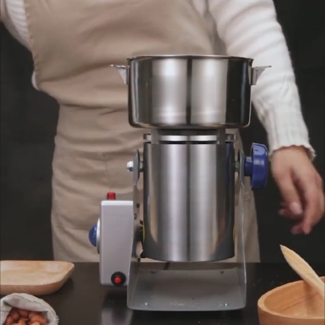 VEVOR – Moulin à épices électrique, Broyeur à Grains Commercial 1500W En Acier Inoxydable Broyage Droit Et Rapide Des Grains Et Du Poivre 94024474