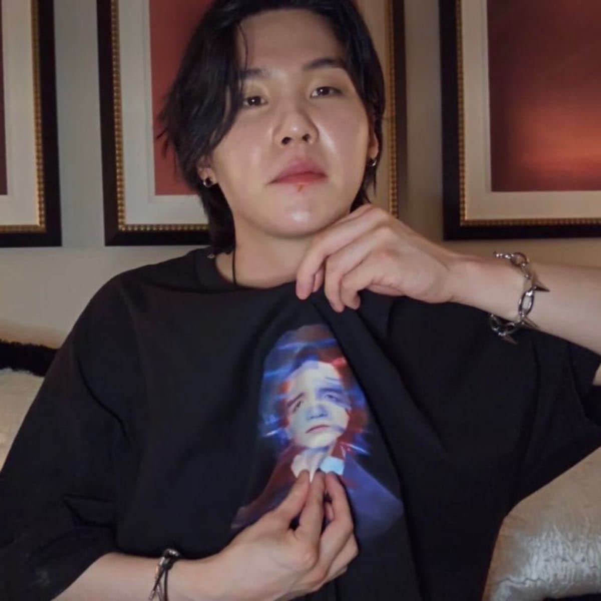 Amazon.co.jp: ユンギ着用 SUGA Agust D TOUR D-DAY Photo Tシャツ US 