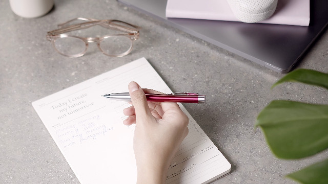 Penna A Sfera Parker Urban Twist - Magenta, Meccanismo A Torsione, Ricarica Blu, Confezione Regalo