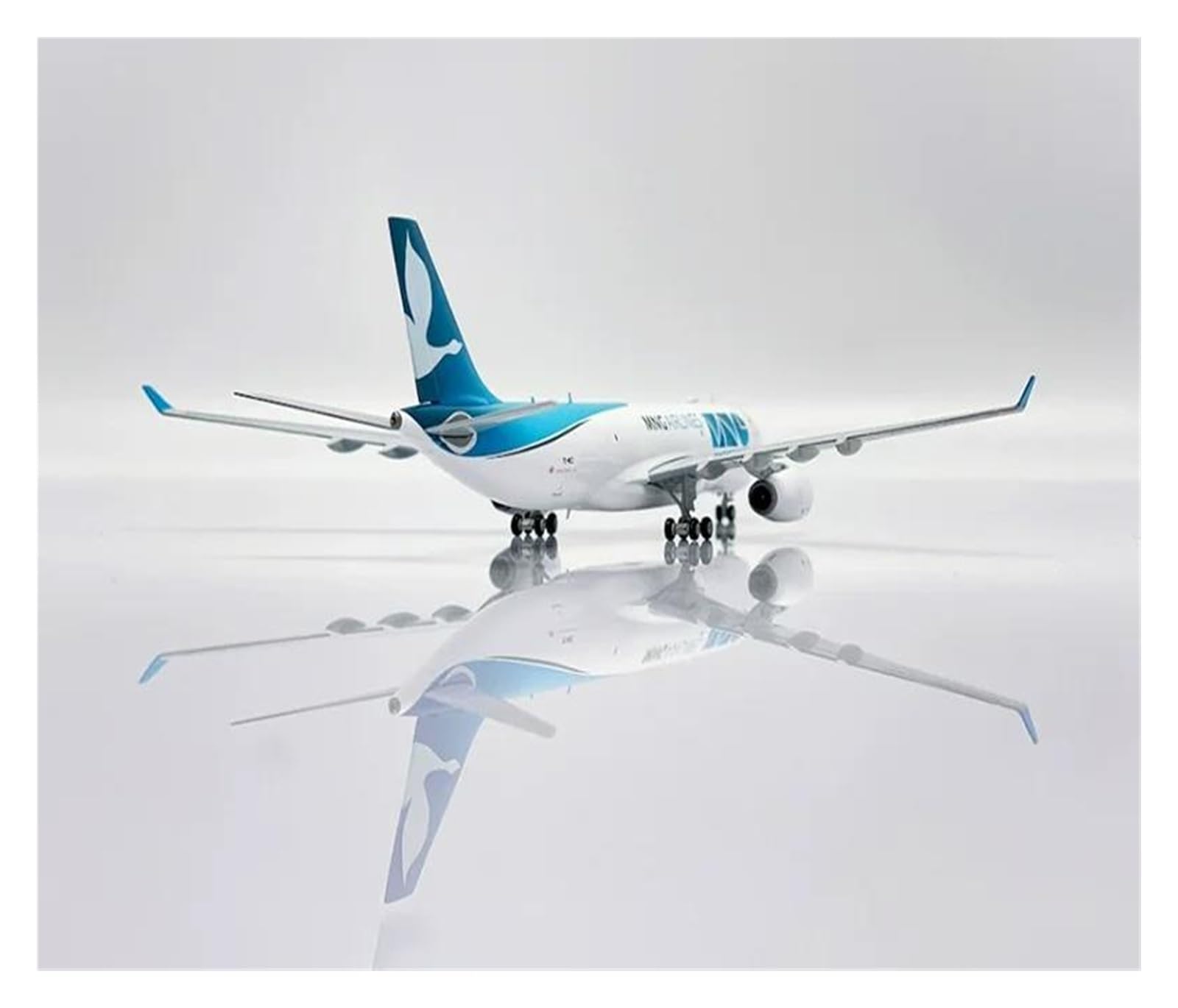 CLMJHG Avión clásico Vintage Escala 1/400 A330 A330-200F TC-MCZ avión Modelo de aleación con Tren de Aterrizaje avión de Juguete