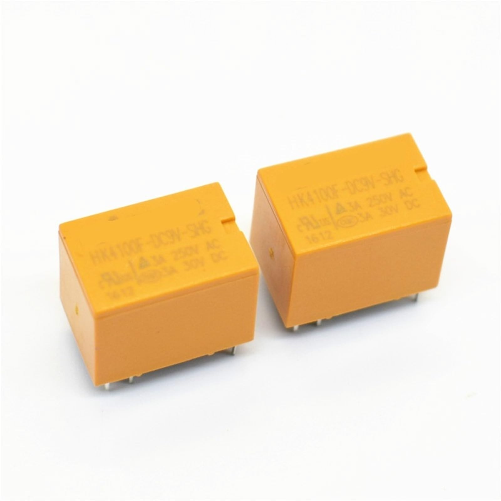 Relais électromécanique HK4100F-DC9V-SHG 3A à souder sur PCB