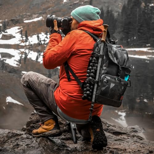 Image of Apricoat Adventure 2.0 Warm Winter Jacket Insulated, Hooded, Waterproof and windproof Coat for Travelling, Hiking, Trekking