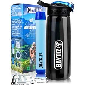 BAYTIZ ® Gourde Filtrante + Paille de Survie au Charbon Actif – Bouteille Filtre à Eau Nomade : Voyage Randonnée Trek Camping Kit Purificateur Réutilisable + Boussole Plastique Sac Pluie Catastrophe