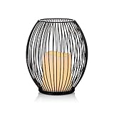 LED-KERZENHALTER: Unser Kerzenhalter besteht aus einer LED-Kerze aus Kunststoff und einem Käfig mit schwarzer Metalloberfläche. Die LED-Kerze ist für Kinder und Haustiere sicherer und Sie können den Kerzenhalter auf jeder ebenen Fläche platzieren.