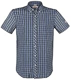 In figurbetontem Slim Fit-Schnitt