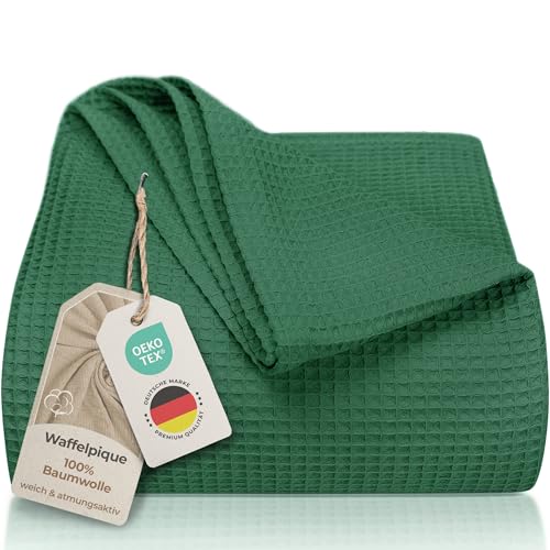 LAYNENBURG Premium Tagesdecke 220 x 240 cm XXL - Waffelpique 100% Baumwolle - leichte Wohndecke Waffeloptik - Baumwolldecke Bett-Überwurf, Sofa-Überwurf, Couch-Überwurf - Sofa-Decke (Dunkelgrün)