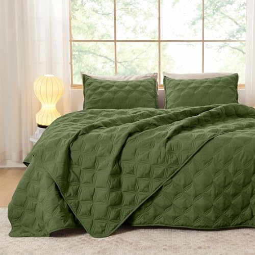 Image of Litanika California King Quilt Bedding Set, Olive Green Oversized Lightweight Comforter Bedspreads & Coverlets, Boho Farmhouse Bedding Cover Bed Decor All Season, 3 Pieces (1 Quilt, 2 Pillowcases)