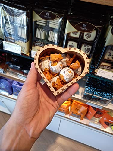 Coração de MDF com Chocolates Cacau Show para Presente