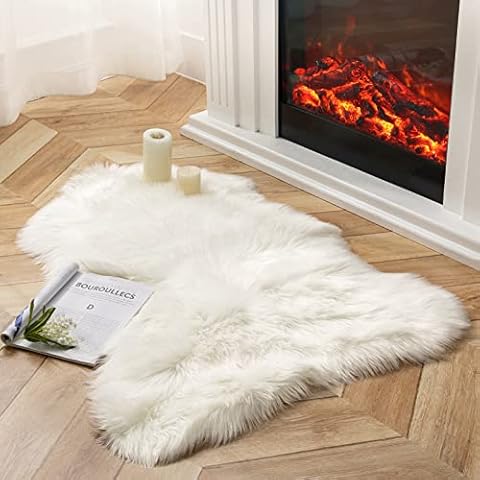 Ashler Faux Fur Rug, White 2.3 x 3.3 Ft Cover