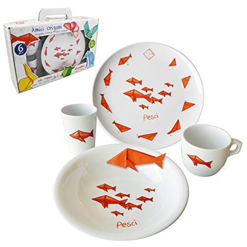 Cartaffini  Juego de 4 Piezas Amici Origami  Peces en melamina, Plato Llano, fondina, Vaso, Taza. Color: Blanco óptico.