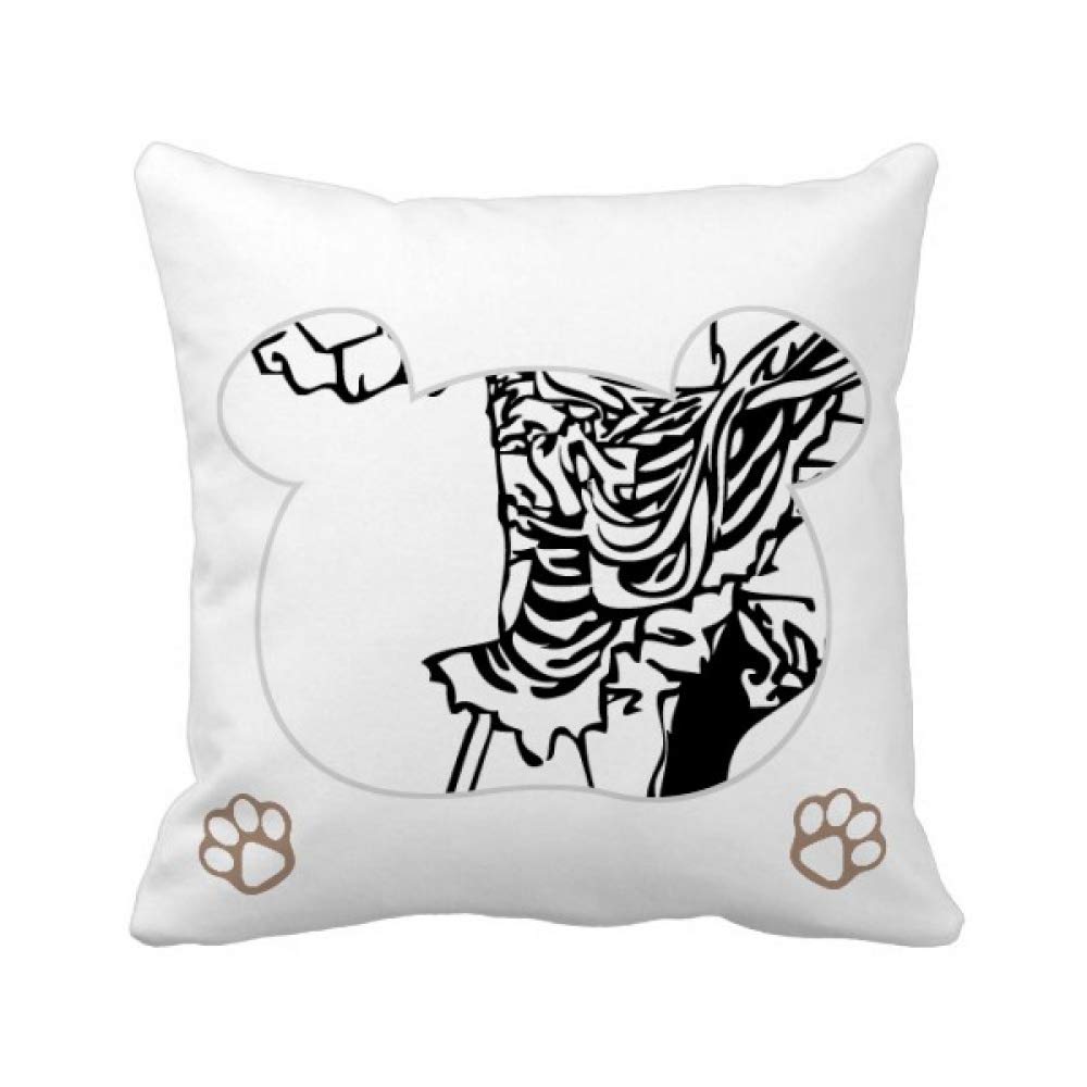 Housse de coussin ourson chinois aux finitions soignées et fermeture invisible
