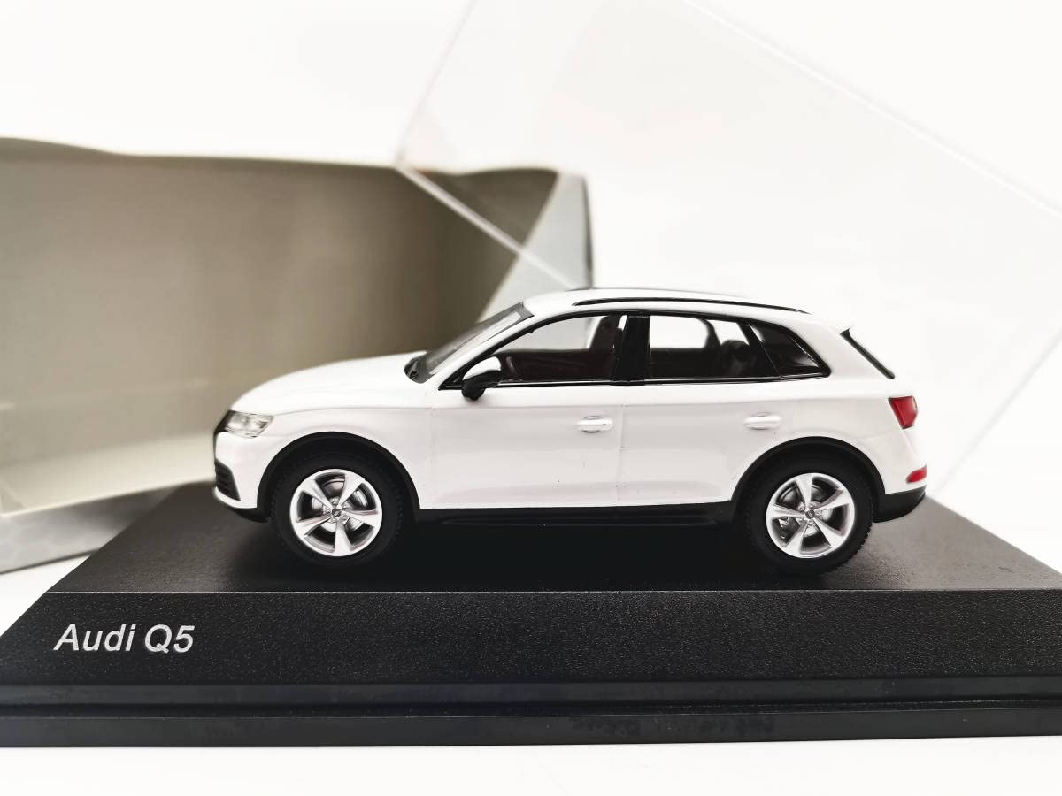 Amazon | 1/43 アウディ AUDI Q5 SUV 白8 | ミニカー・ダイキャスト