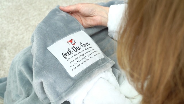 Manta Get Well - Manta Terapéutica - Manta Inspiracional para Mujeres/Hombres - Regalos de Pronta Recuperación - Abrigos Cálidos - Manta Suave de Forro Polar - Fortaleza - Pensamientos de Sanación (Forro Polar Gris 50x65) miniatura 7
