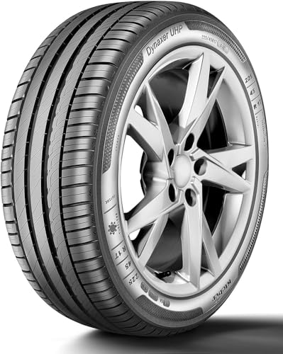 Pneu Kleber Dynaxer UHP 215/45 R17 pour voyager serein en vacances d'été