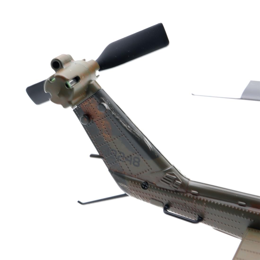 1/48 RC ERA C032 UH-1 Huey 6-Kanal RC Hubschrauber ohne Paddel, Optical-Flow-Positionierung, Handbemalte Limited Edition, Maßstabsgetreues Militärmodell(2 Batterien)