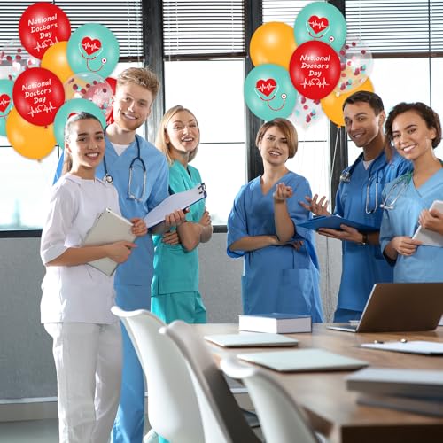 Ballons fête nationale des médecins pour décorer une salle de réception hospitalière