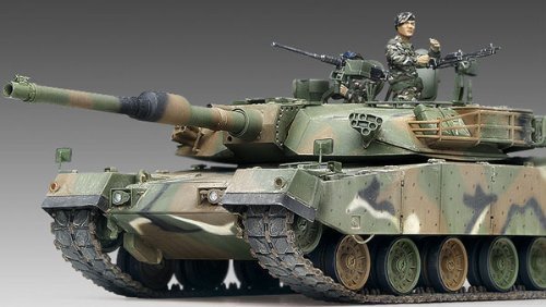 Amazon | 1/35 R.O.K Army Main Battle Tank K1A1 13215 - Plastic