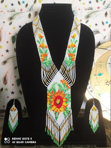 Collier ukrainien Gerdan perles de rocaille bijou traditionnel