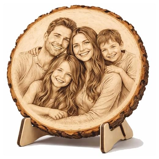 Personalisierte Holzscheibe mit Foto und Wunschtext - 13-15 cm - gravierte Baumscheibe aus Erlenholz mit Rinde - Fotogravur auf Holz - Deko zum Aufstellen oder Aufhängen