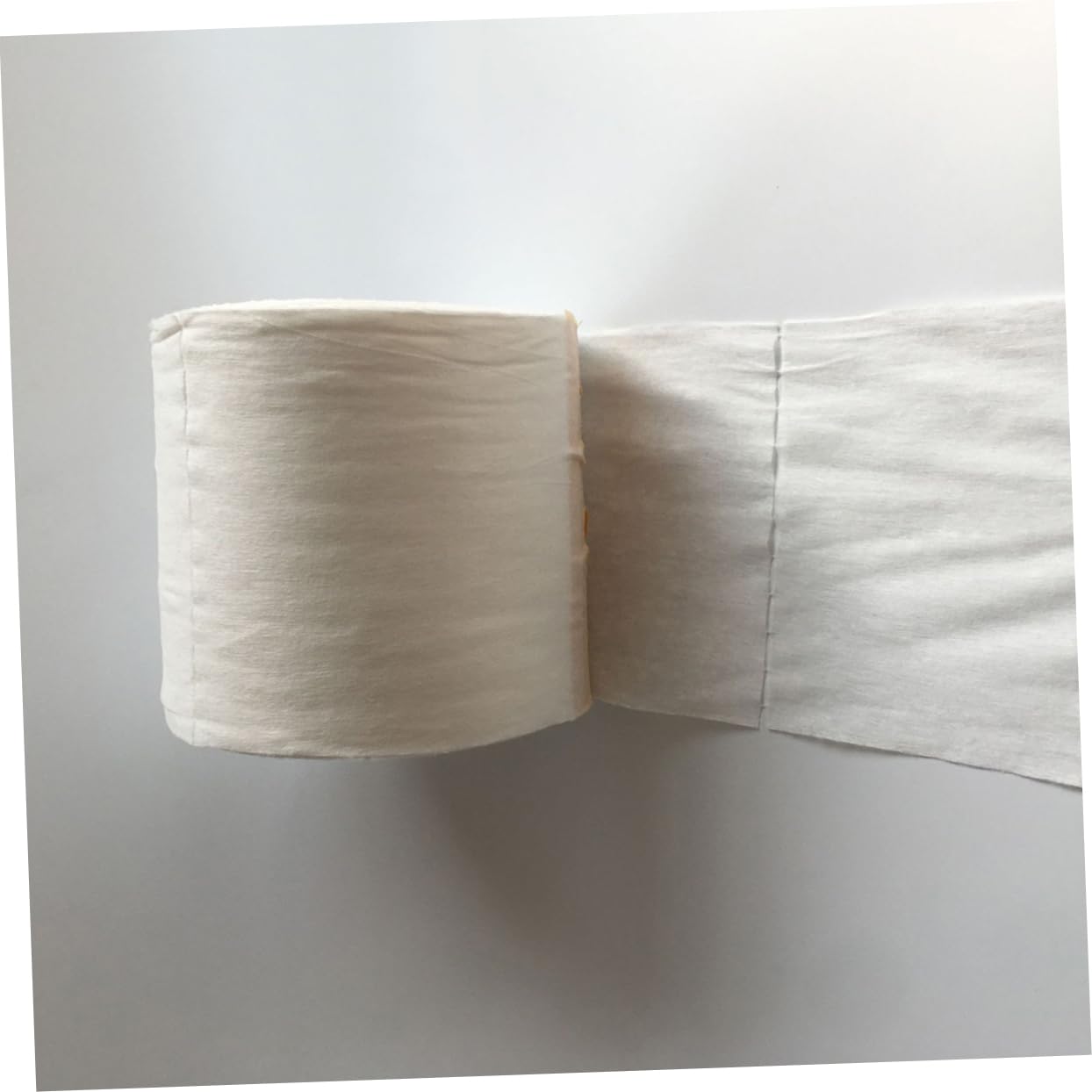 SOESFOUFU Lightweight 600-piece Non-Woven Makeup Remover Roll Sanitary Facial Pads for Salon Home Wet Dry