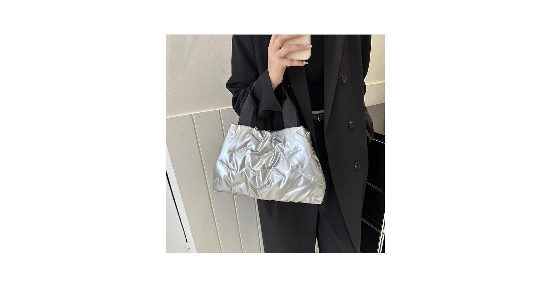 日本未発売☆韓国】STERLY キルティング トートバッグ silver 日本未発売☆韓国】STERLY キルティング トートバッグ silver