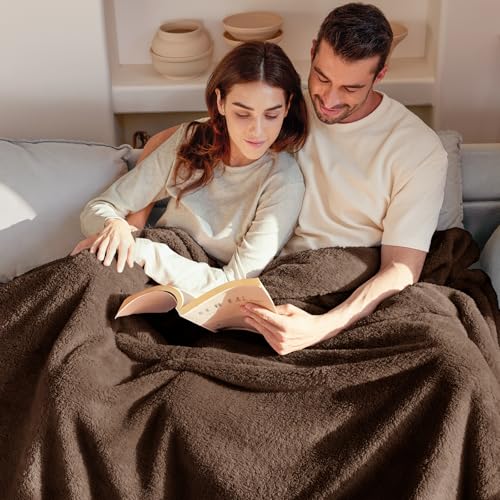 Exclusivo Mezcla Kuscheldecke Fleece Decke für Sofa, Flauschig Kuschelig und Warm Wohndecke Plüschdecke für alle Jahreszeiten, 130 x 150 cm, Braun