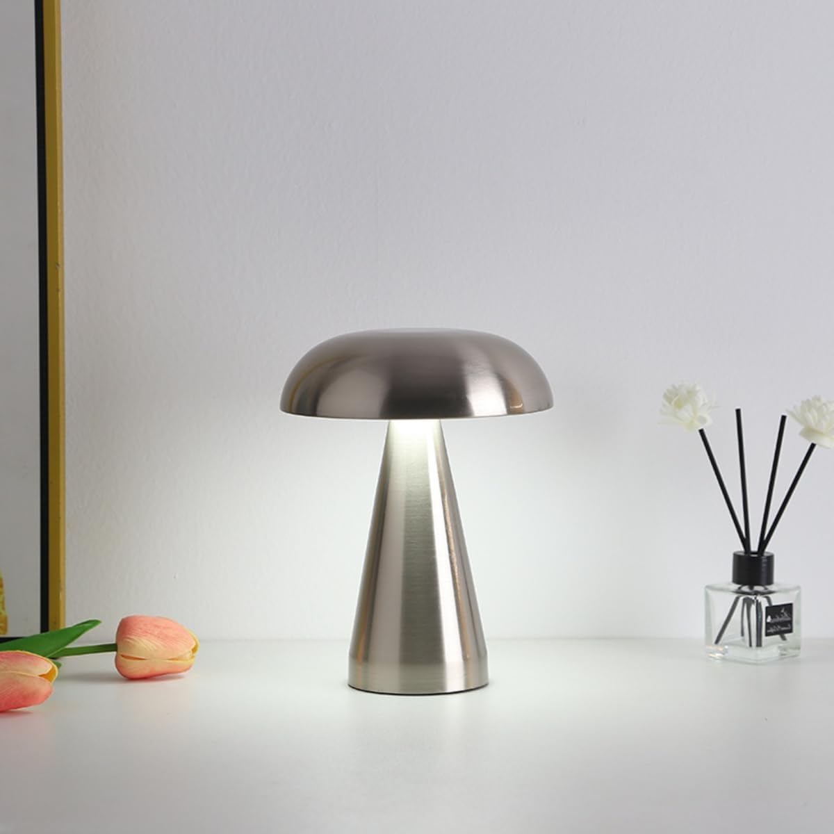 きのこのランプ Amazon.co.jp : 【FanNii】キノコテーブルランプ 金属製 間接