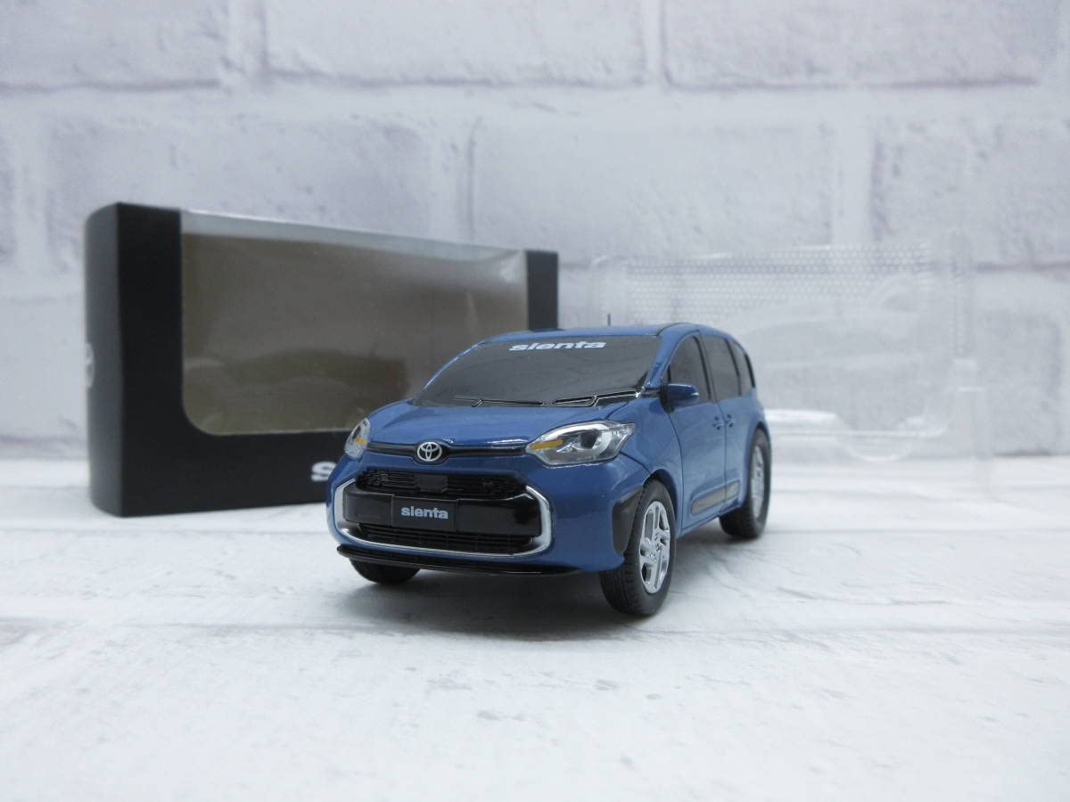 新型シエンタ グレイッシュブルー カラーサンプル ミニカー