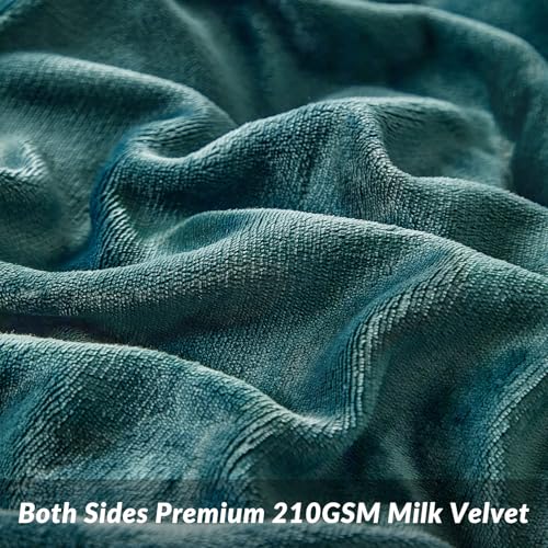 Image of WARMDERN Peacock Blue Velvet Duvet Cover Set Super King Size, Luxury Milk Velvet Bedding Duvet Cover with Zipper Closure, 3pcs Ultra Soft Duvet Covers for All Seasons, 120 inch x 120 inch, Peacock Blue