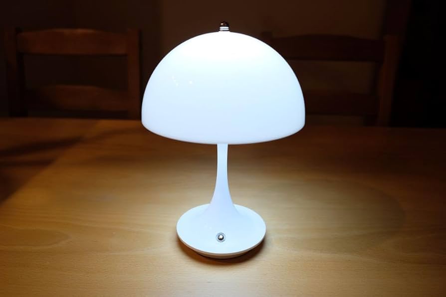 Amazon.co.jp: パンテラ ポータブル テーブル ランプ ルイス