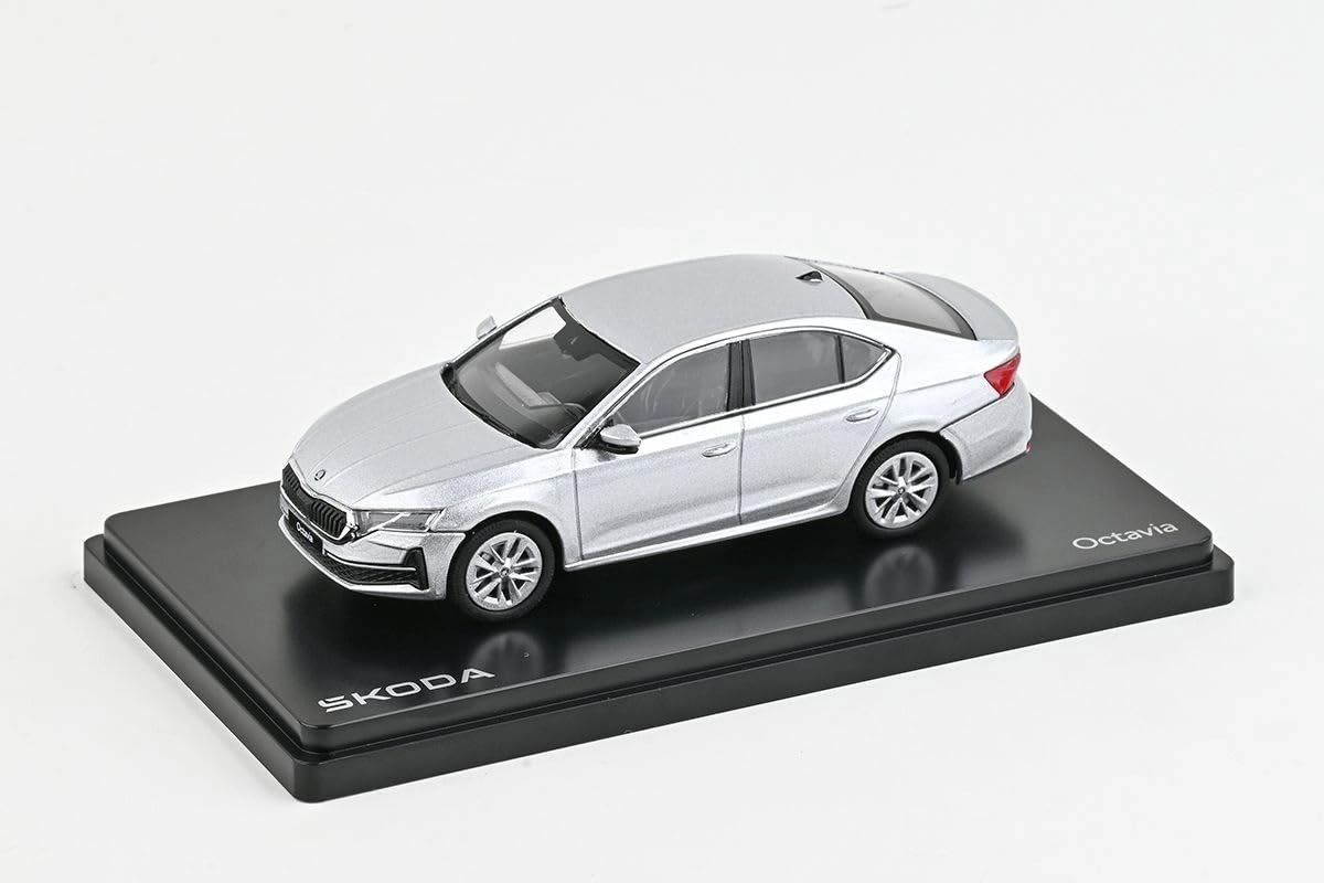 Skoda Octavia IV FL (2024) 1:43 Diecast Metal Modellino auto, modello da collezione e auto giocattolo per bambini e adulti, veicolo in miniatura come regalo, argento brillante metallizzato