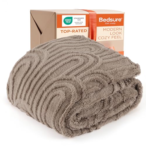 Bedsure GentleSoft Brown Throw Blanket for Couch - Super Soft & Cozy Summer Fall Blankets for Women, Fluffy Fleece Throw for Girls, Gifts for Women, Ideal for Room, Home & Bedroom Decor, 50x60 Inches