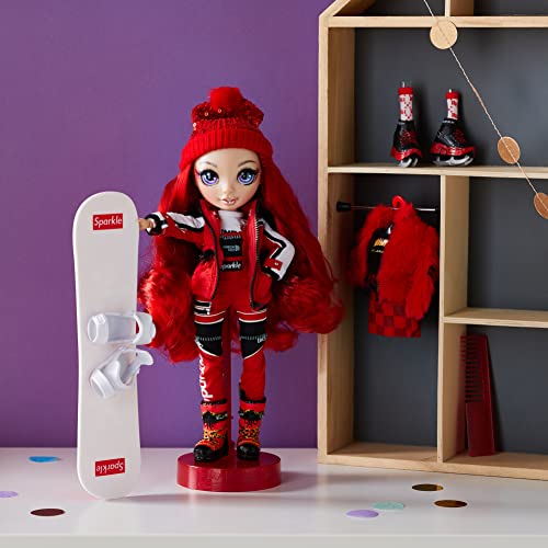 Muñeca Rainbow High Winter Break Ruby Anderson Roja miniatura 2