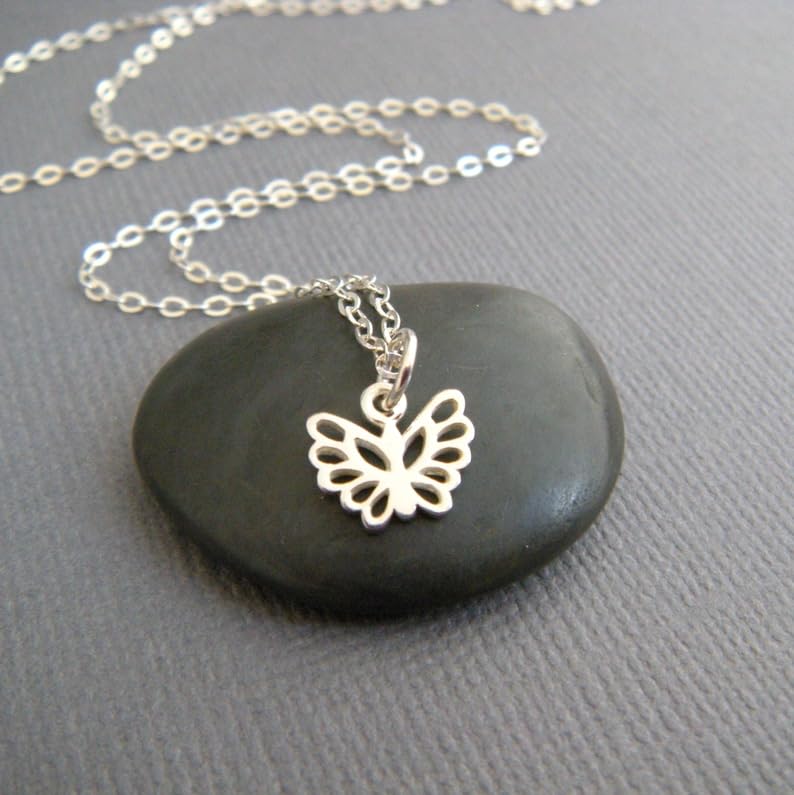 Collier papillon en argent sterling 925 de haute qualité avec ailes ciselées