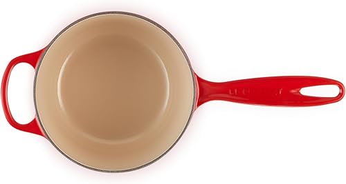 Miniatura 3 de Le Creuset Cacerola Signature de hierro fundido esmaltado, 1.75 cuartos de galón, Cerise