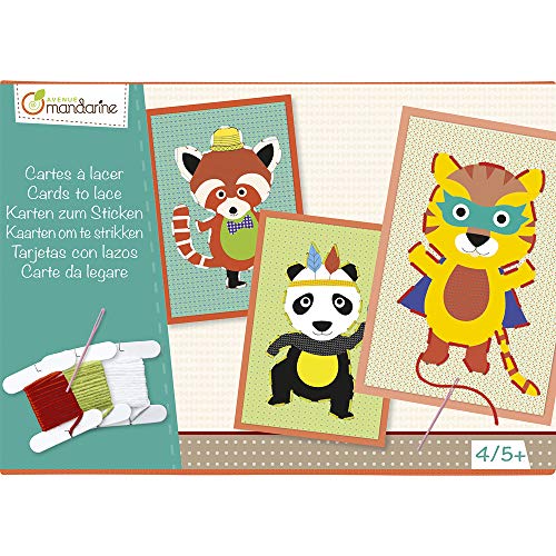 Avenue Mandarine Kc023O - Une Boite Créative Cartes À Lacer Comprenant 4 Cartes À Lacer 10X15 Cm, 4 Pelotes De Fil Et 4 Cadres Couleur 16X11 Cm (Notice Incluse)