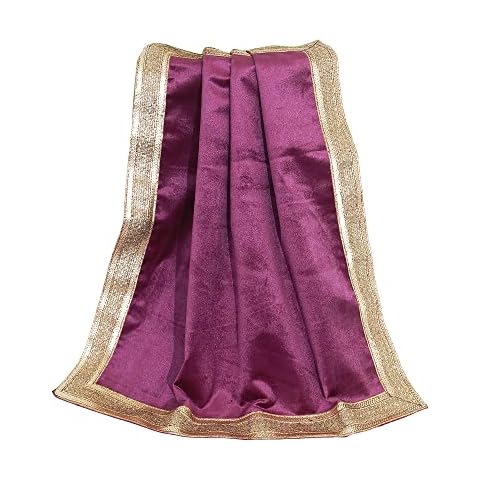 Mantel de terciopelo de vino morado con borde dorado Cover