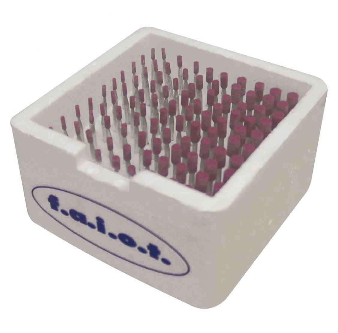 Assortiment de meules dans un étui porex : différentes tailles, hautes performances, idéales pour les travaux de précision sur des matériaux variés.