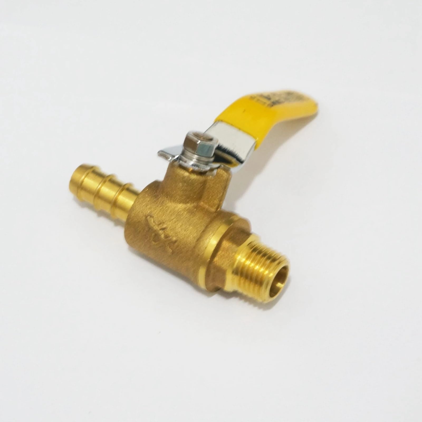 Válvula de bola de latón para manguera de 10mm ideal en riego doméstico