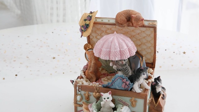 Amazon.com: LOVE FOR YOU Gift Wrapped Music Box Cat Lovers