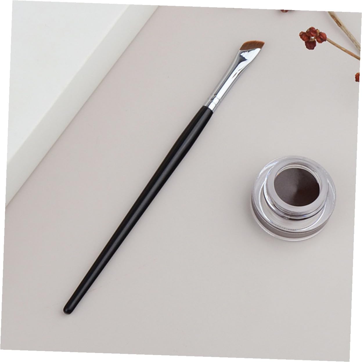 6pcs Angled Eyeliner and Concealer Brushes Makeup Supplies Lightweight Travel-friendly Eye Shadow and Eyebrow Brushes for Women