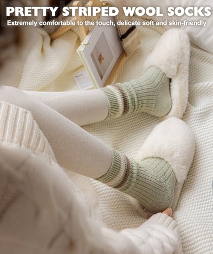 Image of IIG 5 Pairs Women's Vintage Style Thick Wool Warm Winter Crew Socks