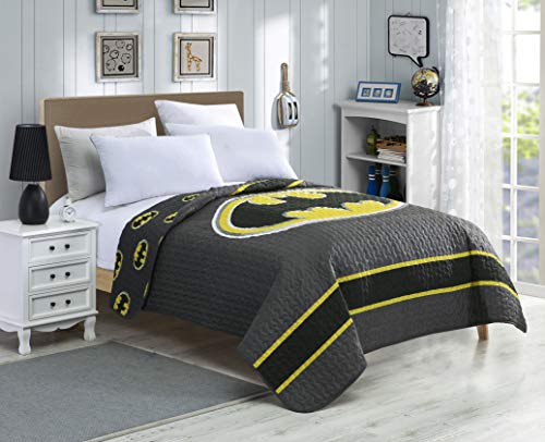 JPI DC Comics Batman Emblem Reversible Twin Quilt Bedspread