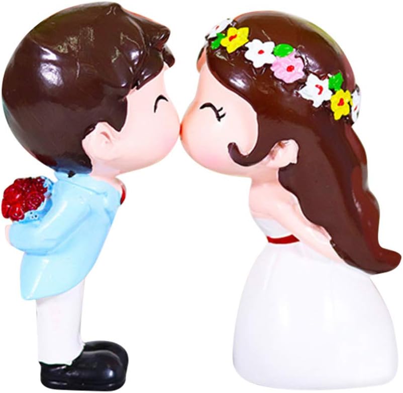 Winomo ケーキトッパー ケーキ デコレーション 結婚式 樹脂 かわいい キャラクター 装飾品 新郎新婦 ロマンチック 装飾置物 周年記念 お買い得品 ウエディングケーキ ウエディング トッパー 小道具