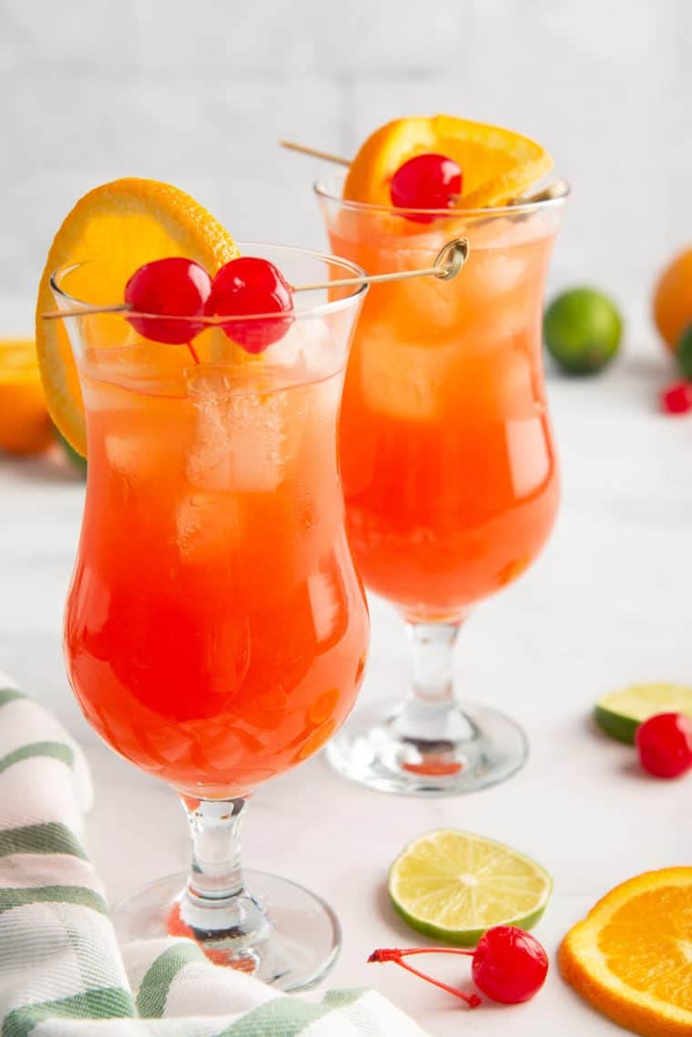 VISMII Premium Hurricane Cocktail Glass - 450 ml, Terran Pina Colada Glasses - Crystal Drinking Set - Set of 4 Hurricane Glasses Cocktail Set, Ideal for Refreshing Cocktails, Party Glass - Clear. 2