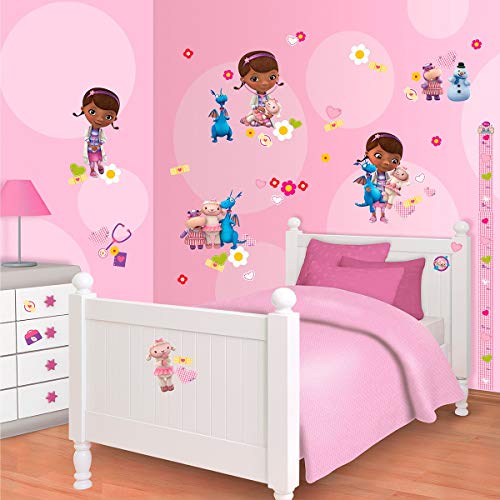 Walltastic Kits de décoration Docteur La Peluche de Disney 41516 - 46 x 34 cm - 6 feuilles