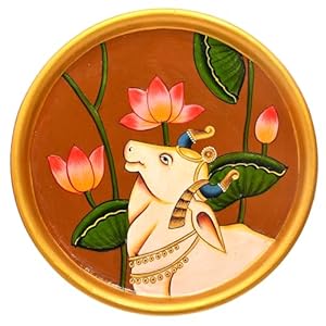 Hand Painted Decorative Wall Plate Round Display Wooden Plate Home Décor Art Gifting Article (Pichai Cow)