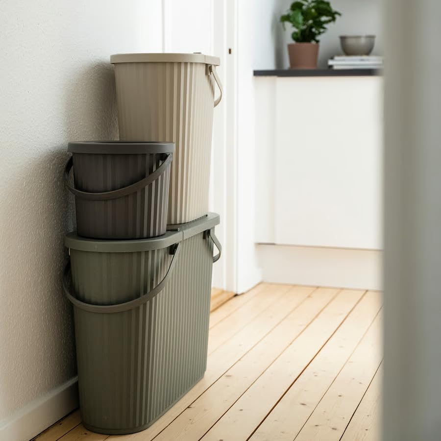 Plastic Trash Cans with Lids, Stackable Garbage Can, Utility Trash Can, Wastebasket Trash Container, Durable Trash Can for Bedroom, Bathroom, Office, Secure Pull Handle, 13 Gallon