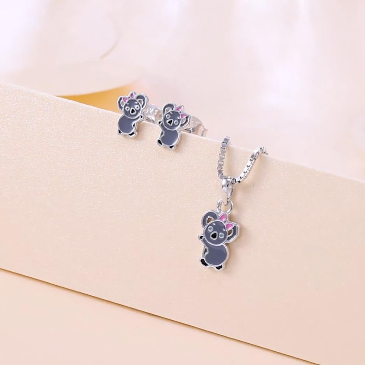 PAVELS Kinder Schmuckset Koala - Ohrstecker und Kette für Mädchen aus echtem 925 Silber - Niedliches Tiermotiv Schmuck für Kinder - Geschenkidee für Mädchen